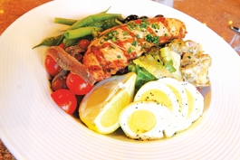 Salmon nicoise