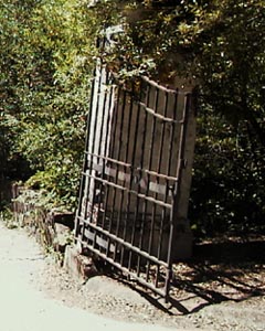 Gate