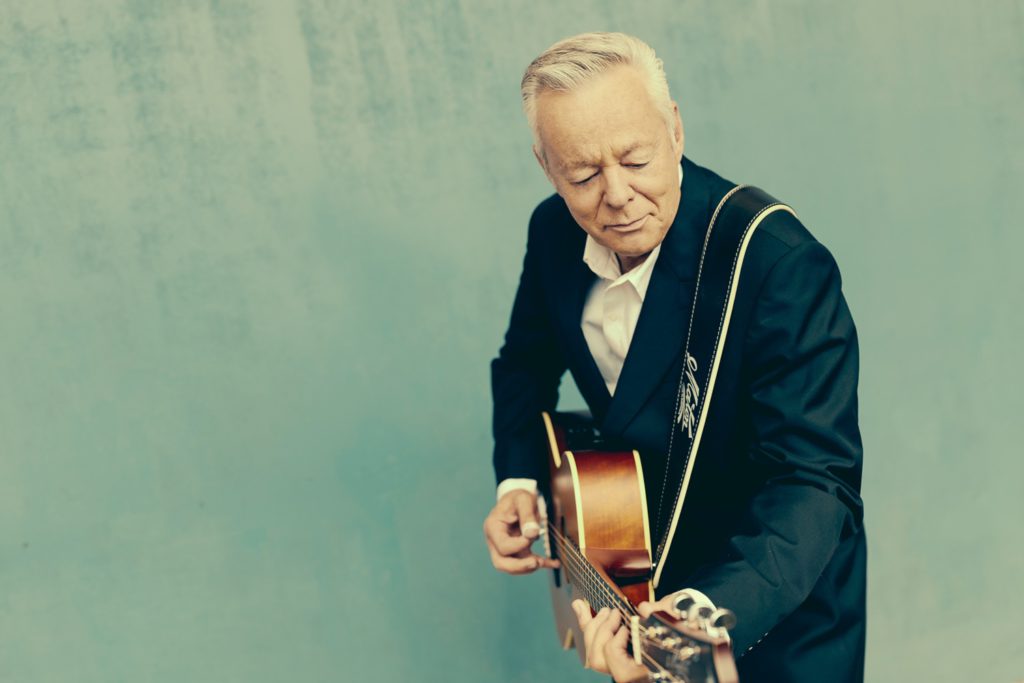 Image for display with article titled Tommy Emmanuel in Campbell