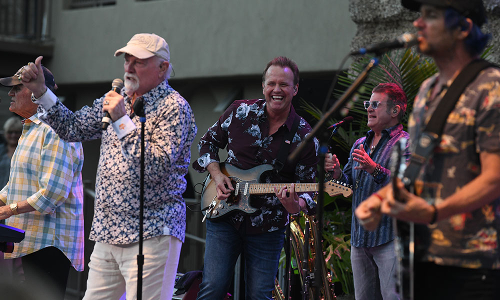 Image for display with article titled Beach Boys Ride Into San Jose for Music in the Park