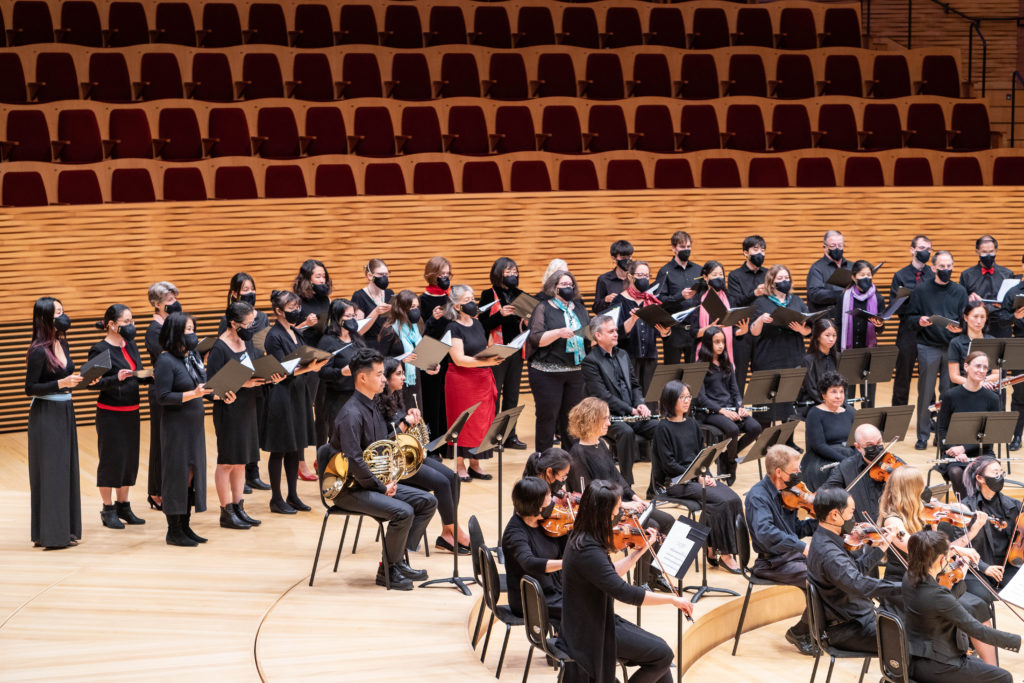 Image for display with article titled Stanford School of Medicine Holiday Concert at Stanford