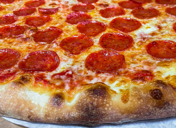 closeup of a pepperoni pizza